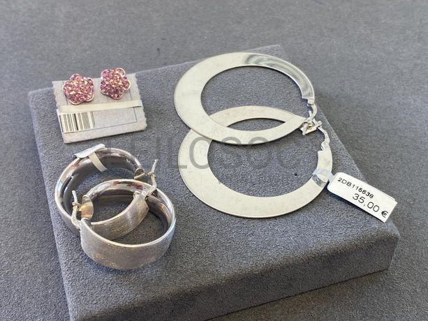 Brincos em prata e outros materiais