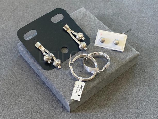 Brincos em prata e outros materiais