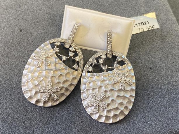 Brincos em prata e outros materiais