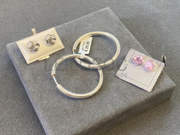 Brincos em prata e outros materiais