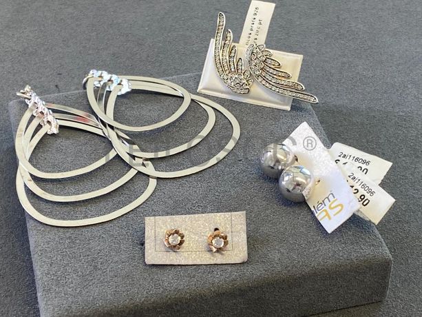 Brincos em prata e outros materiais