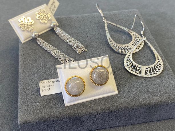 Brincos em prata e outros materiais