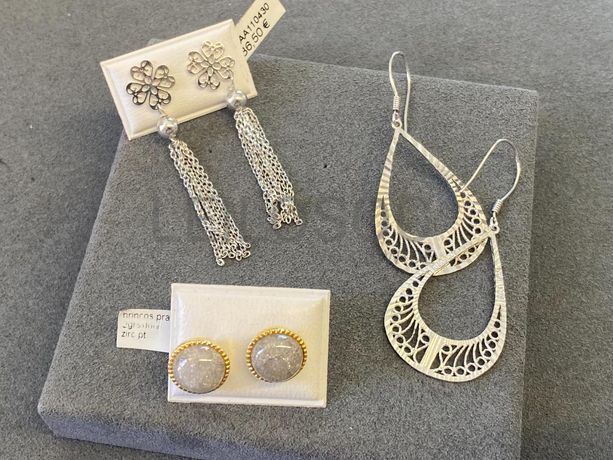 Brincos em prata e outros materiais