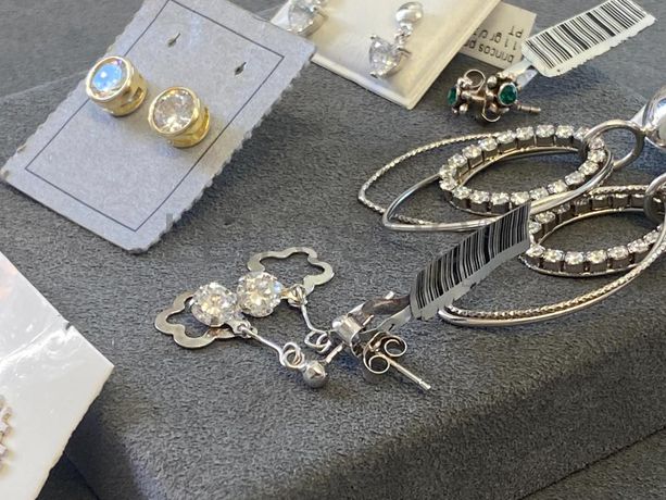 Brincos em prata e outros materiais