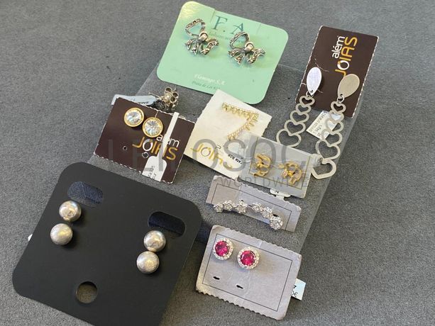 Brincos em prata e outros materiais