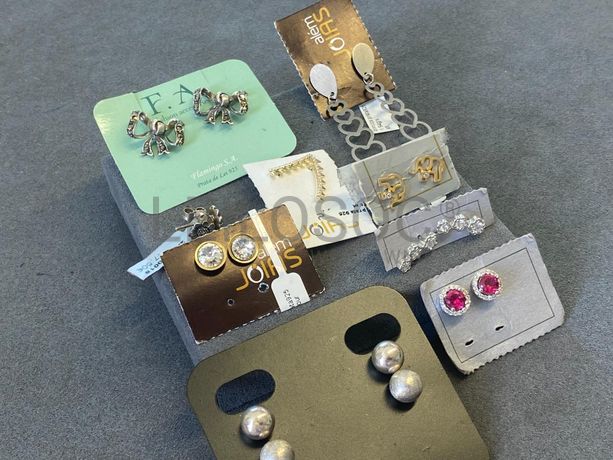 Brincos em prata e outros materiais