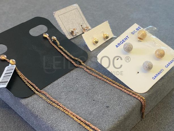 Brincos em prata e outros materiais