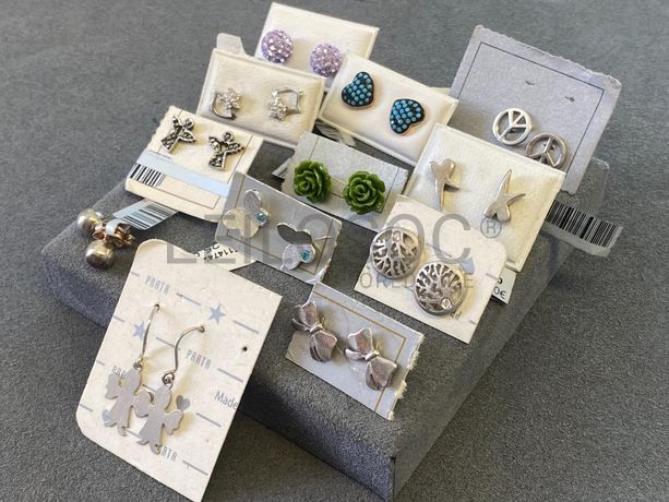 Brincos em prata e outros materiais