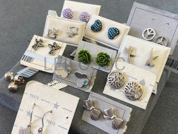 Brincos em prata e outros materiais