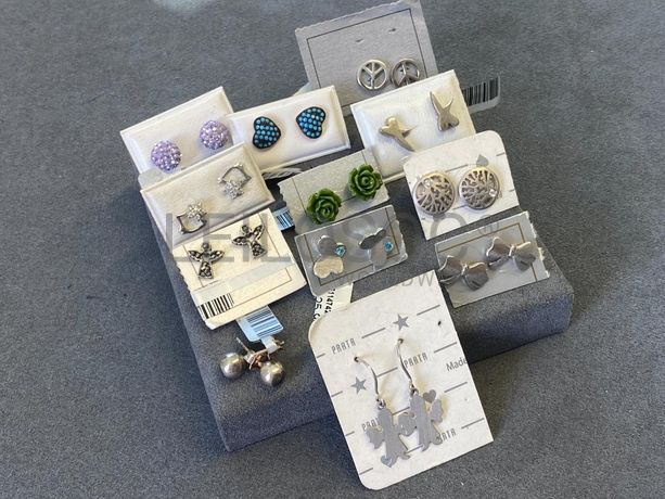 Brincos em prata e outros materiais