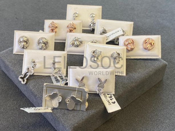 Brincos em prata e outros materiais