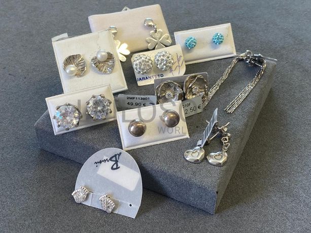 Brincos em prata e outros materiais