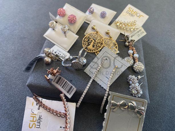 Brincos em prata e outros materiais