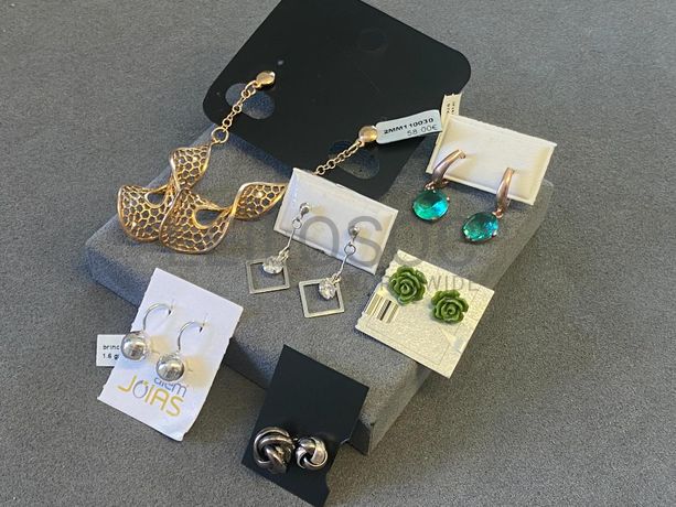 Brincos em prata e outros materiais