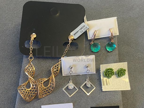 Brincos em prata e outros materiais