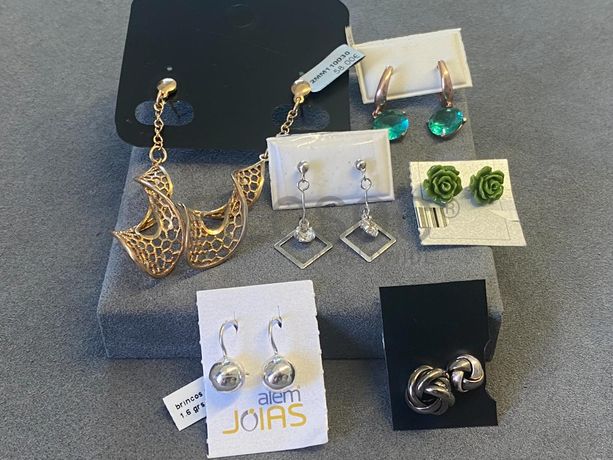 Brincos em prata e outros materiais