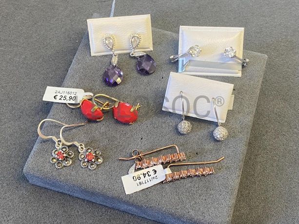 Brincos em prata e outros materiais