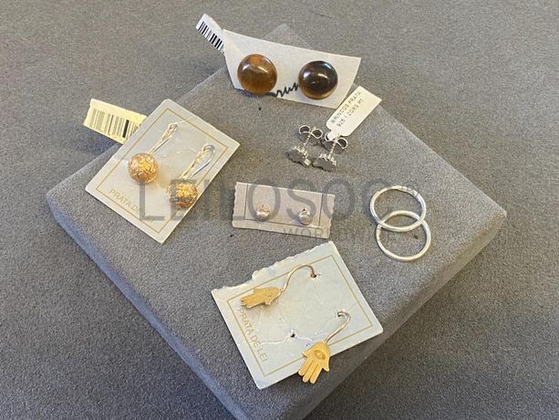 Brincos em prata e outros materiais