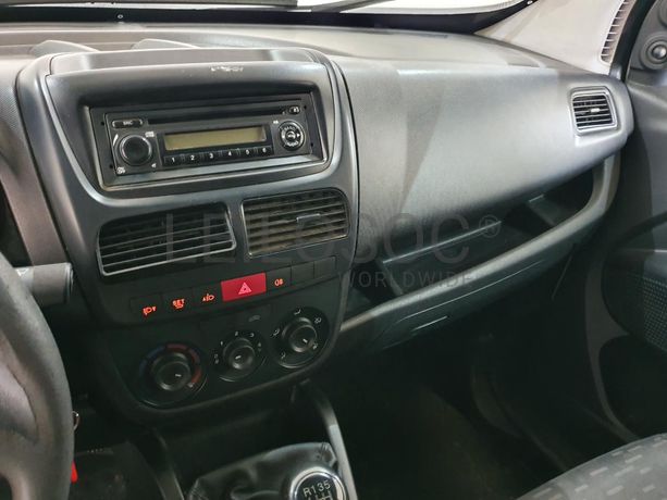 Opel Combo 1.6 CDTI · Ano 2017