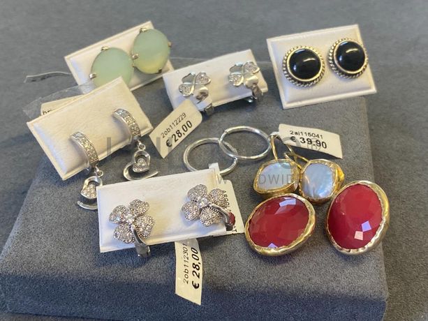 Brincos em prata e outros materiais