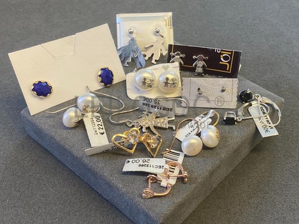 Brincos em prata e outros materiais