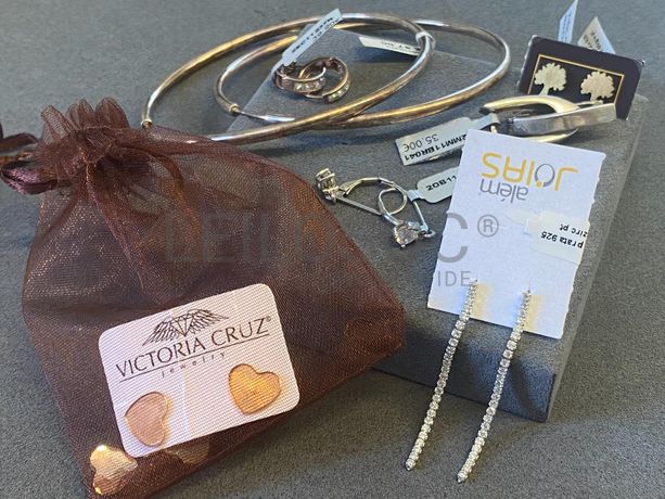 Brincos em prata e outros materiais