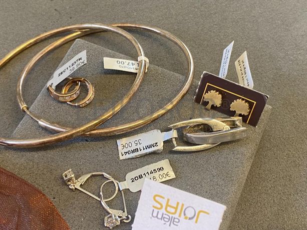 Brincos em prata e outros materiais