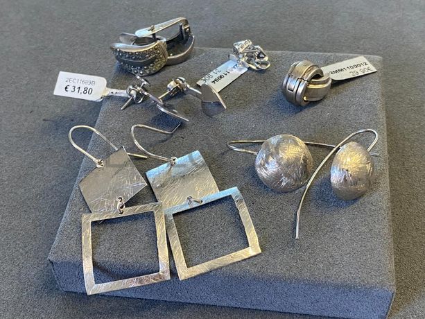 Brincos em prata e outros materiais