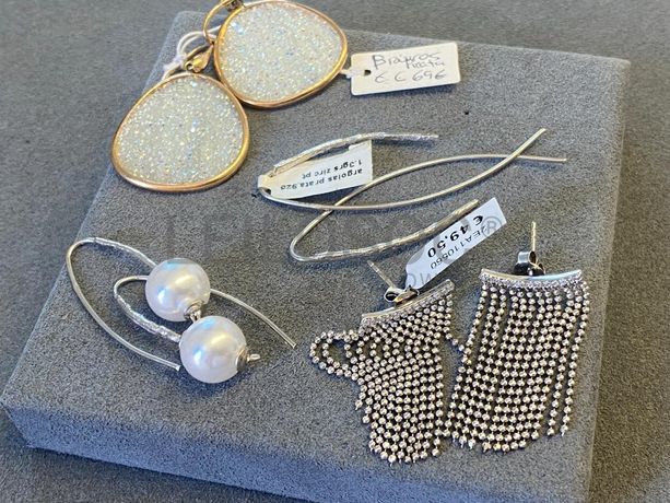 Brincos em prata e outros materiais