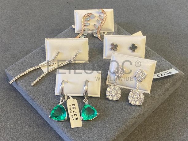 Brincos em prata e outros materiais