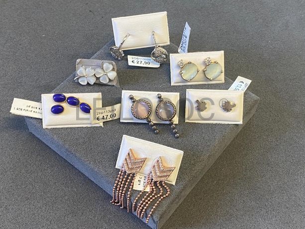 Brincos em prata e outros materiais