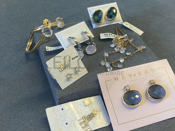 Brincos em prata e outros materiais