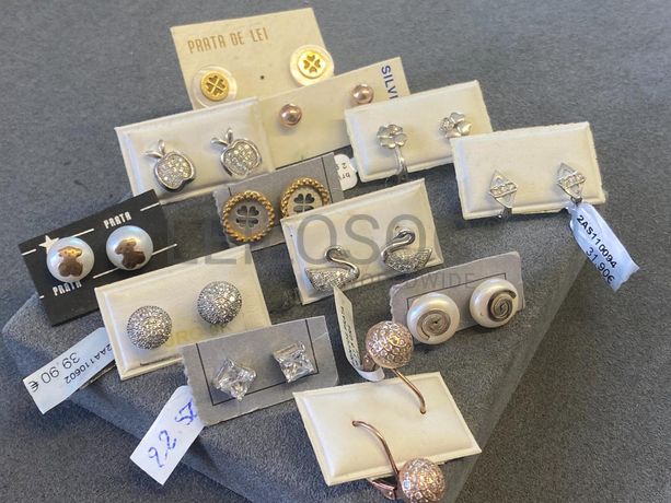 Brincos em prata e outros materiais