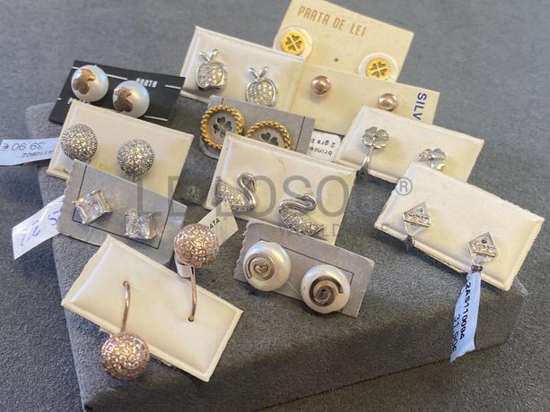 Brincos em prata e outros materiais