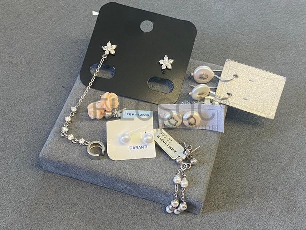 Brincos em prata e outros materiais