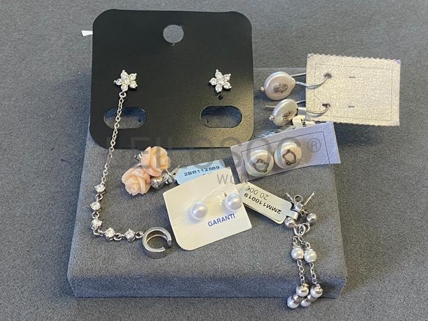 Brincos em prata e outros materiais