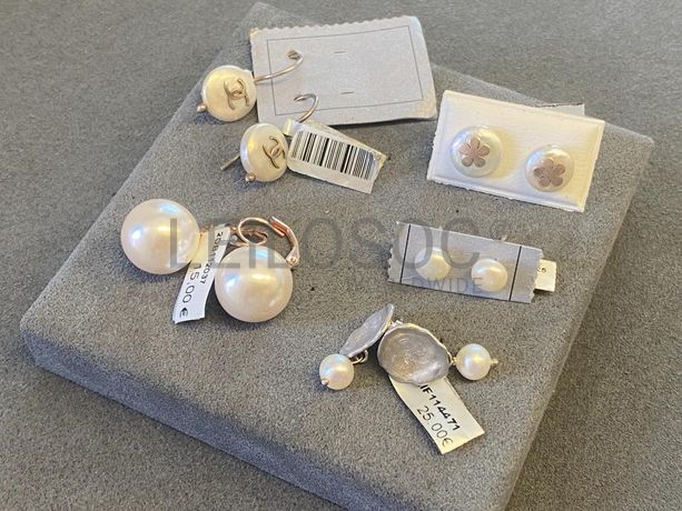 Brincos em prata e outros materiais