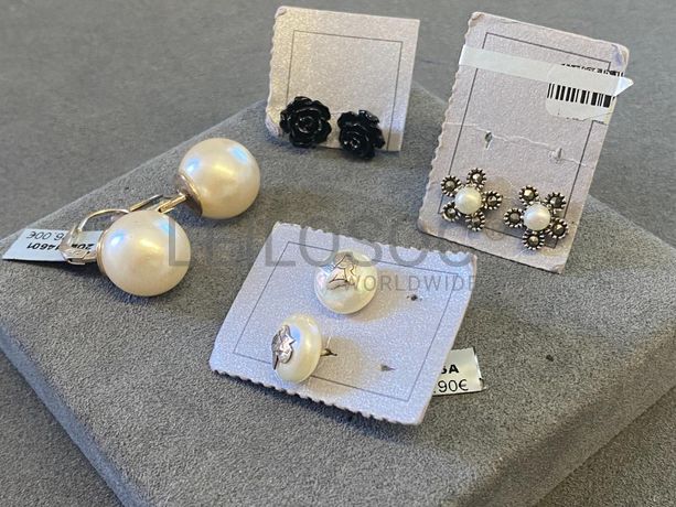 Brincos em prata e outros materiais