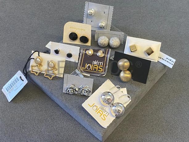 Brincos em prata e outros materiais