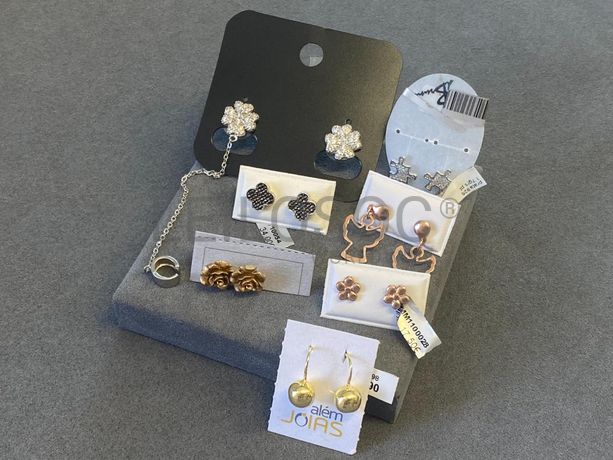 Brincos em prata e outros materiais