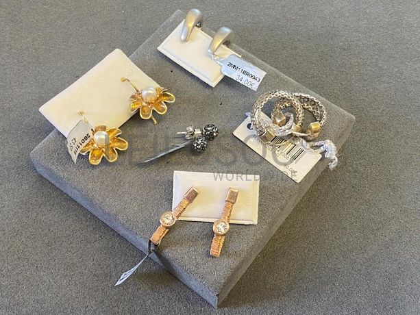 Brincos em prata e outros materiais