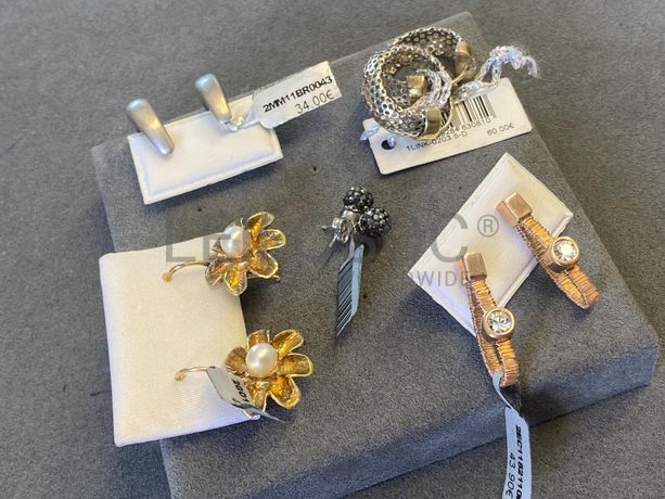 Brincos em prata e outros materiais