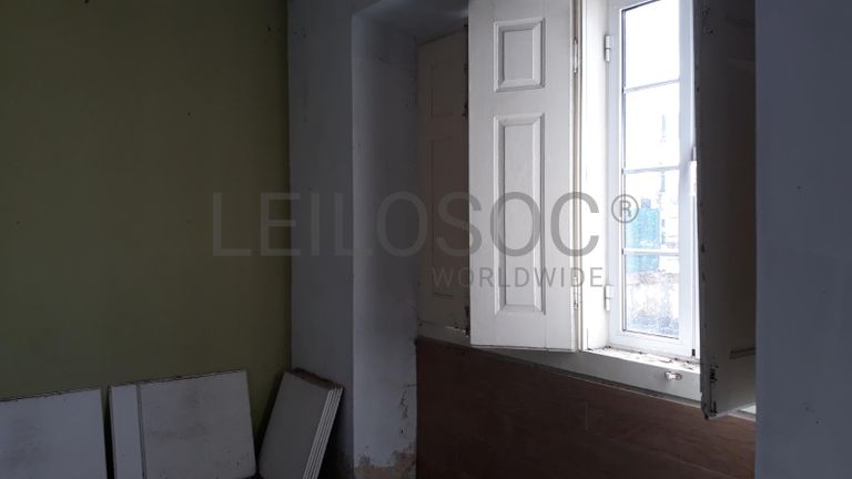 Moradia V3 com Logradouro· Rio Maior