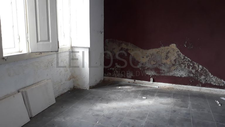 Moradia V3 com Logradouro· Rio Maior