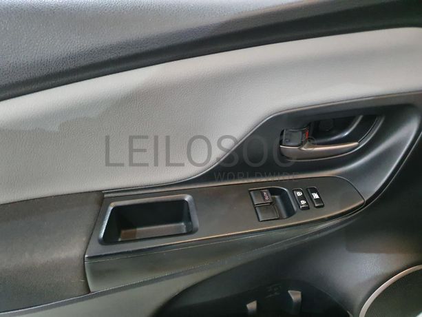 Toyota Yaris 1.0 · Ano 2017