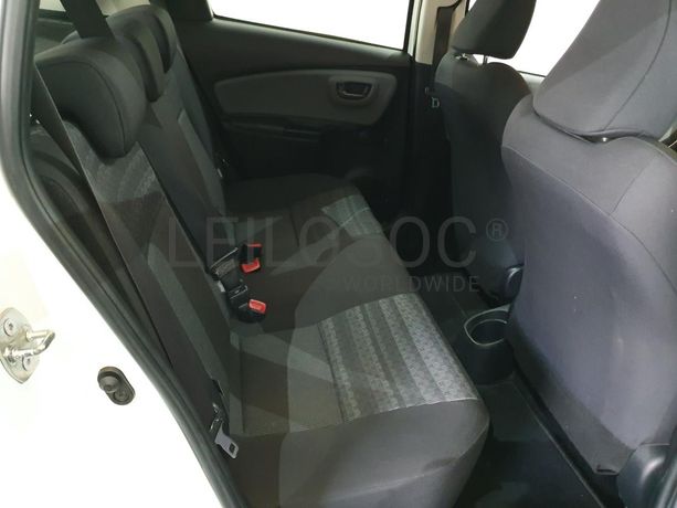 Toyota Yaris 1.0 · Ano 2017