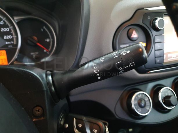 Toyota Yaris 1.0 · Ano 2017