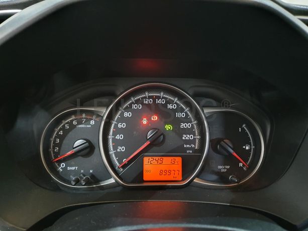 Toyota Yaris 1.0 · Ano 2017