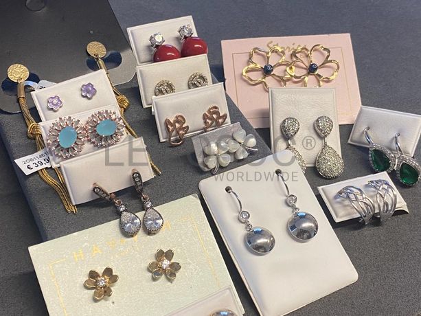 Brincos em prata e outros materiais