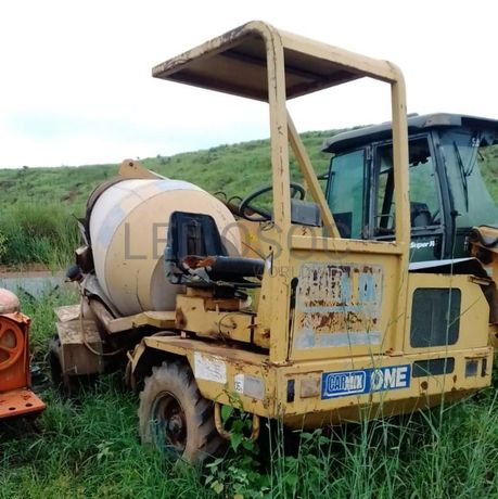 Autobetoneira (4X4) Carmix ONE 2.3 - M'banza Congo · Samba Caju